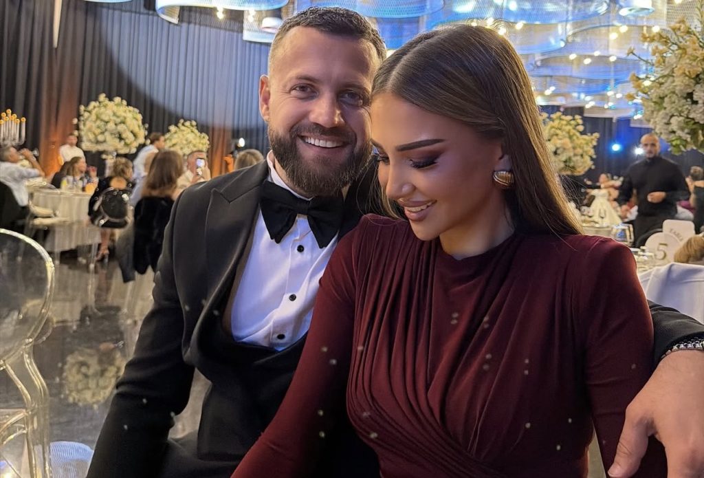 Luizi ndan pjesë nga prapaskenat e xhirimit nga filmi me Kiaren