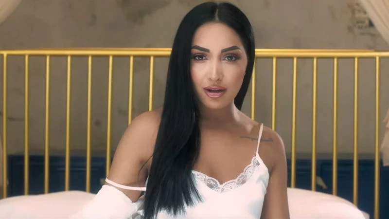 Armela prek me historinë e saj: “Falë mamit unë sot…”